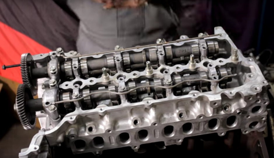 ГБЦ двигателя