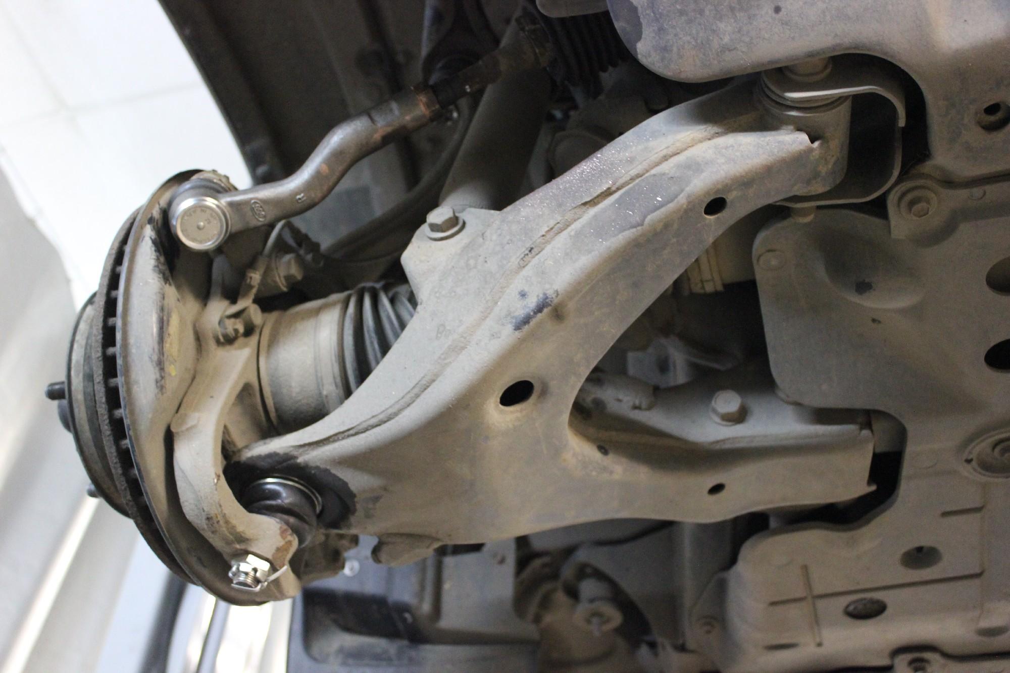 нижний рычаг ходовой