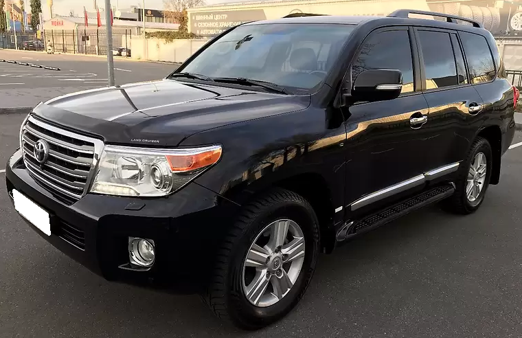 черный Ленд Крузер