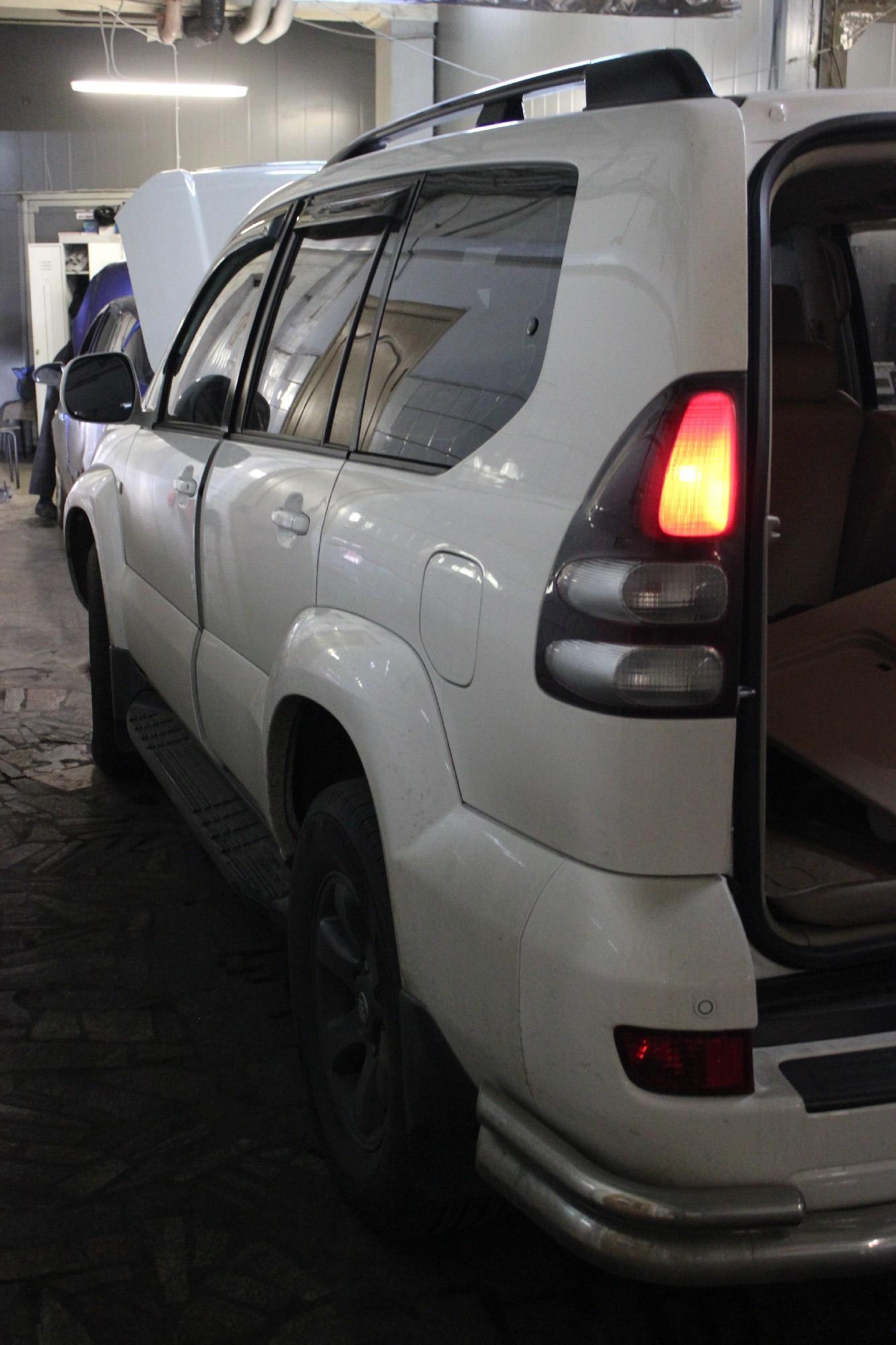 Прадо сзади на СТО