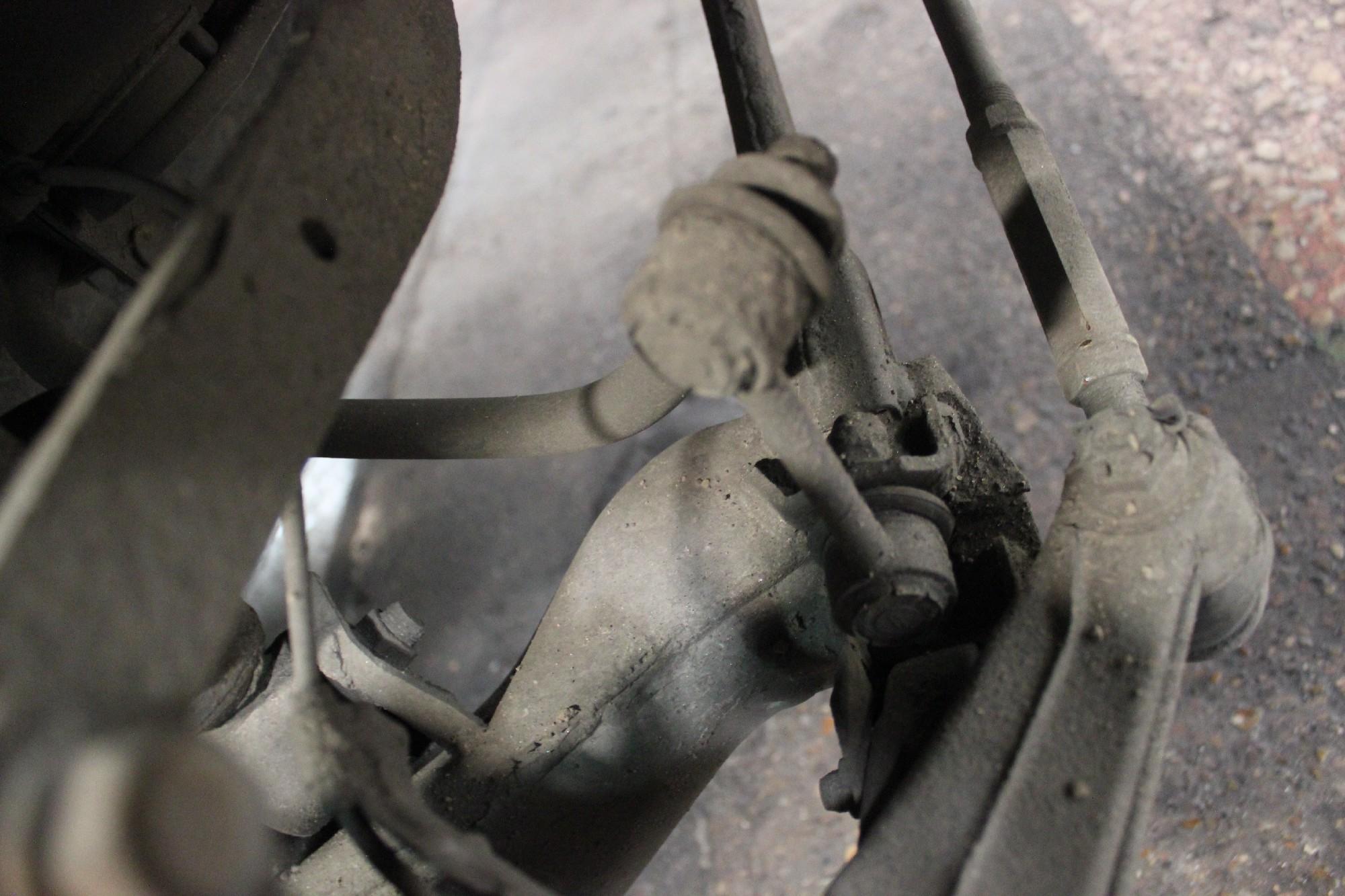 стойка стабилизатора на Авенсисе