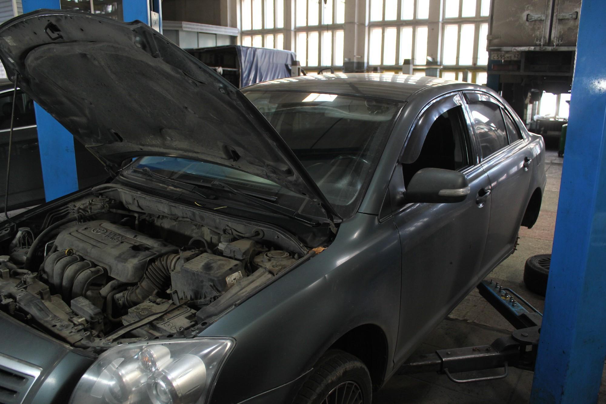 Авенсис в автосервисе