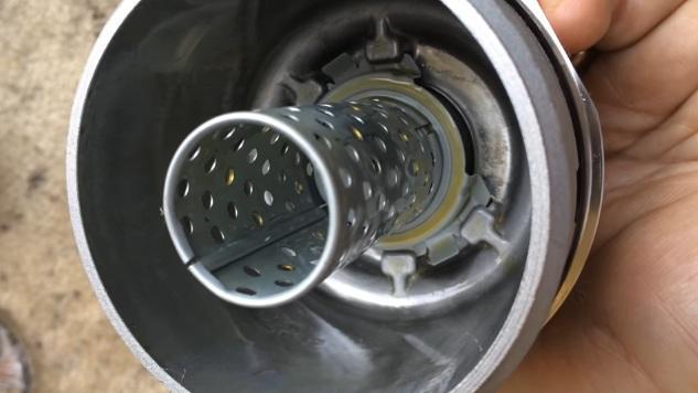 корпус масляного фильтра двигателя