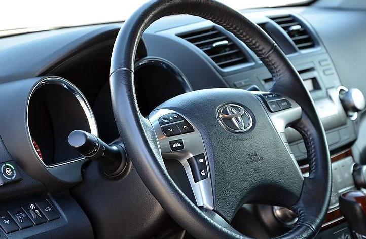 руль на Тойоте