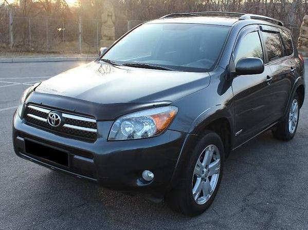 Рав 4 на улице