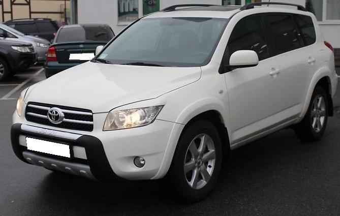 белый Рав 4
