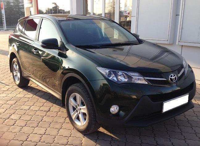 черный Рав 4