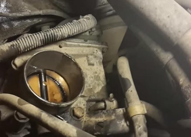 дроссельная заслонка на Тойоте