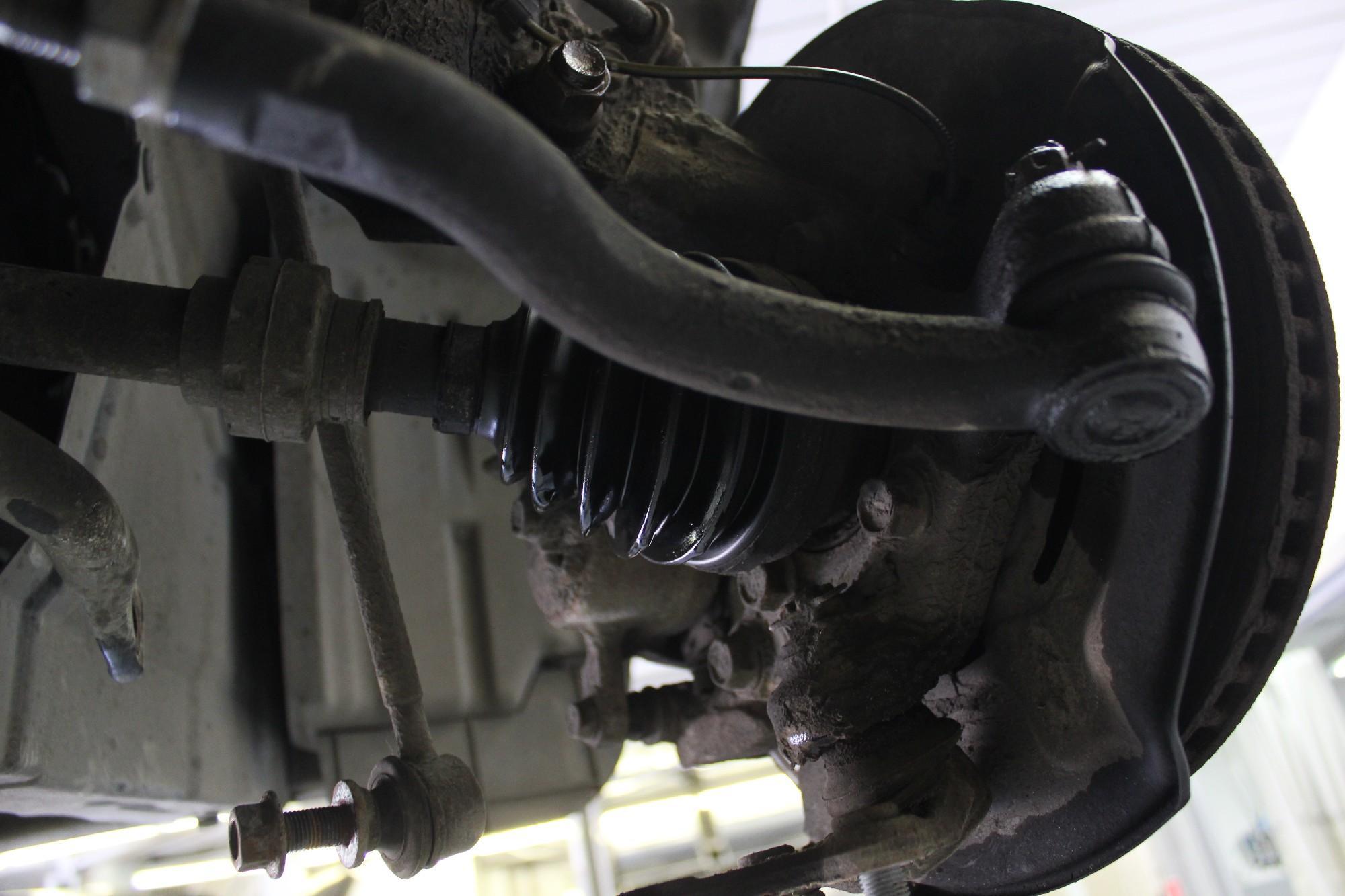 передняя подвеска Рав 4 снизу