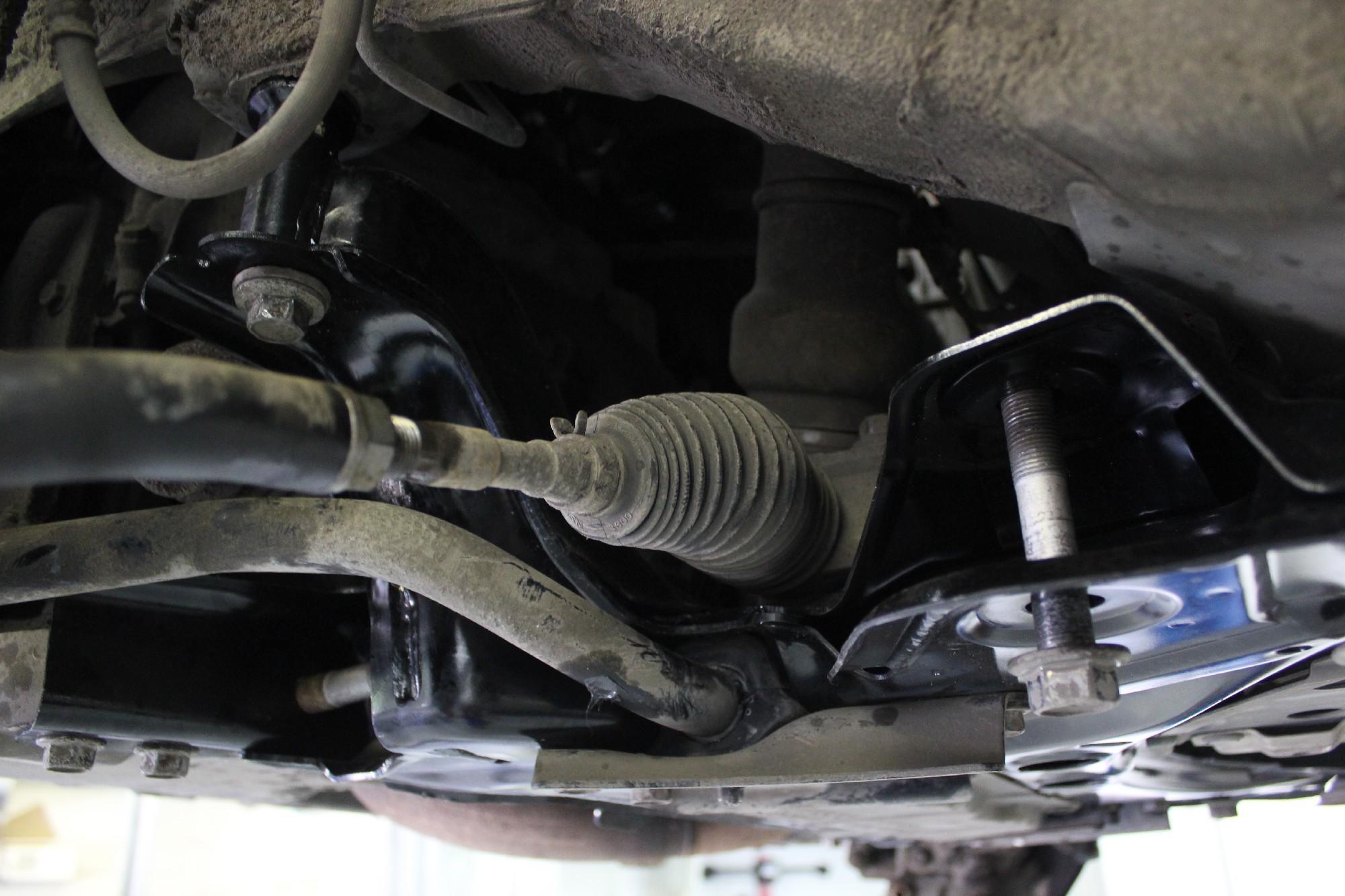 рулевая тяга с пыльником