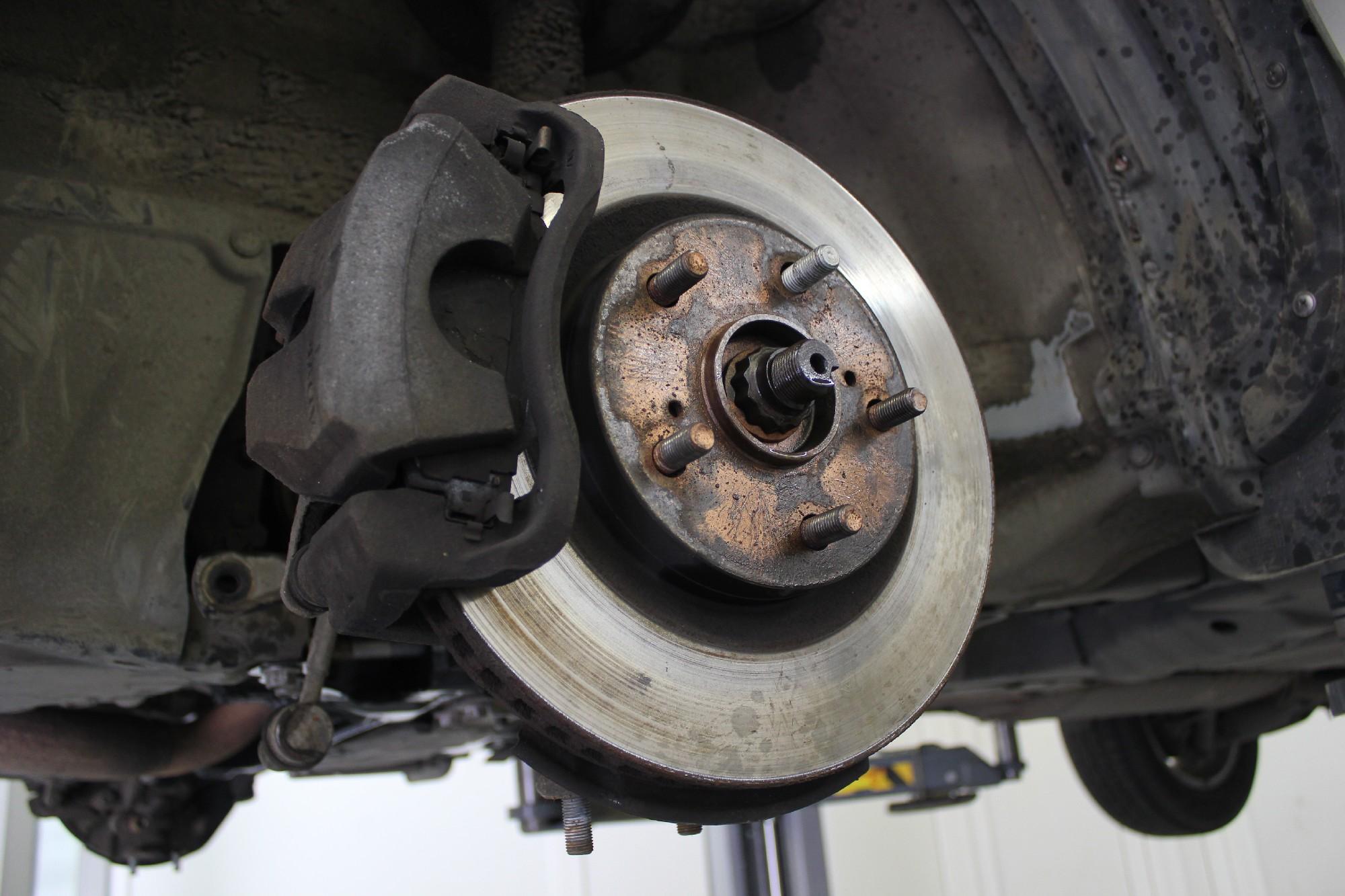 тормозной диск с суппортом