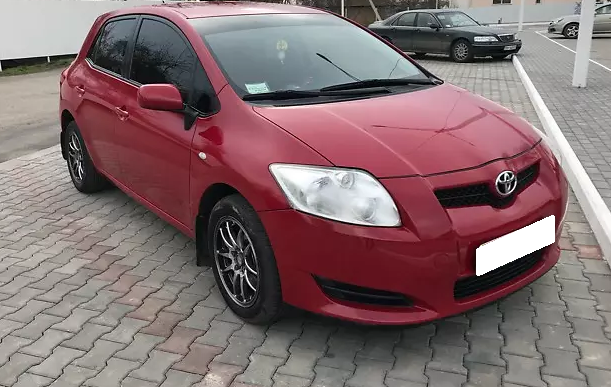 красный Аурис