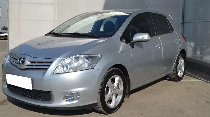 Аурис на улице