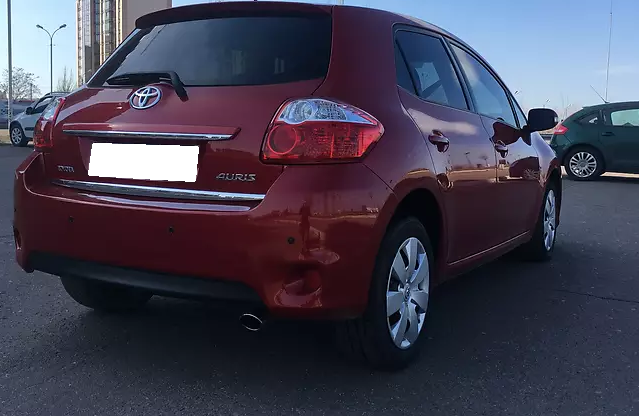 красный Аурис