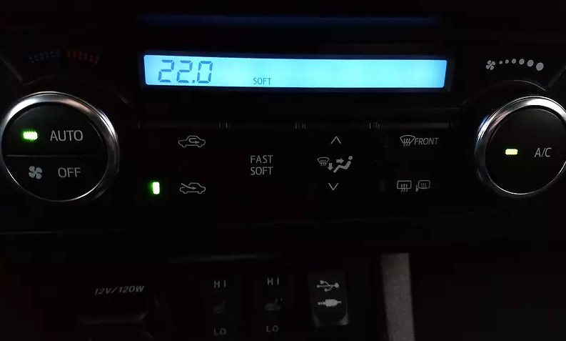 климат-контроль на Аурисе