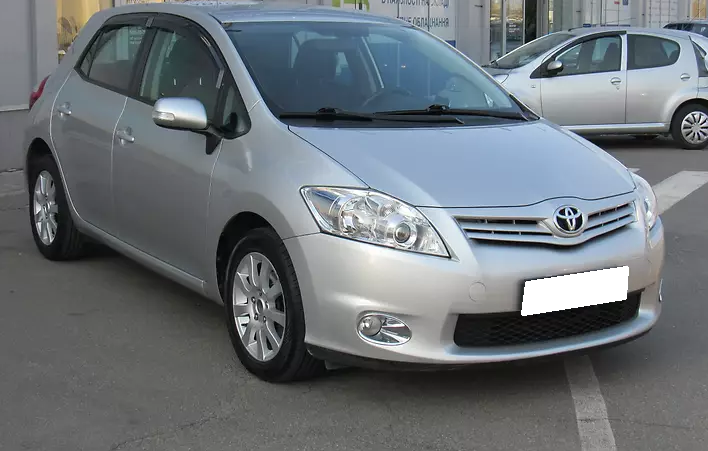 Аурис на улице