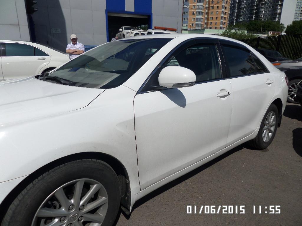 белая Камри