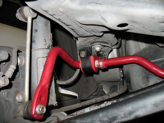 красный стабилизатор на Тойоте