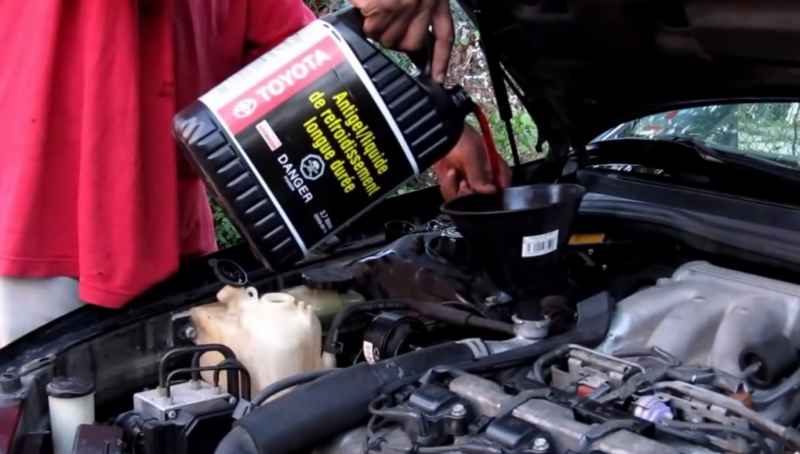 залив антифриза