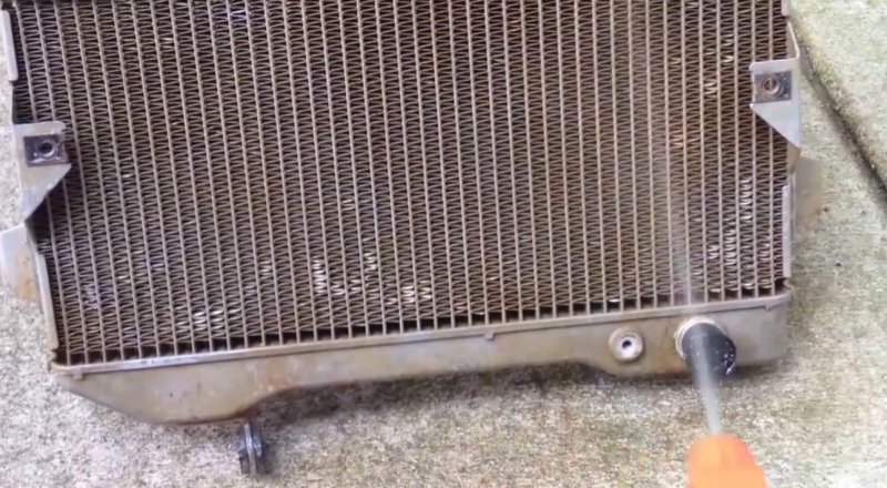 радиатор охлаждения двигателя