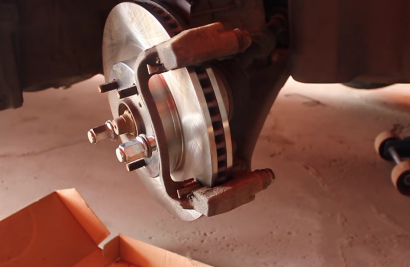 тормозной диск и скоба Камри