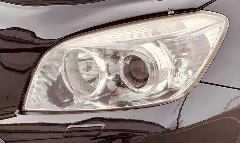 фара на Рав 4