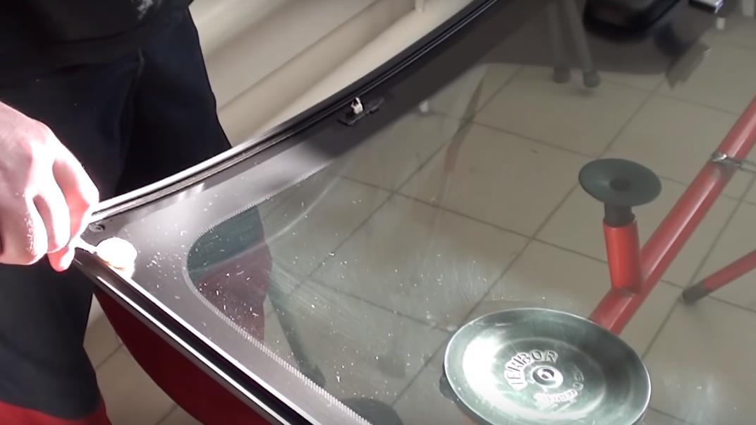 подготовка лобового стекла перед вклейкой