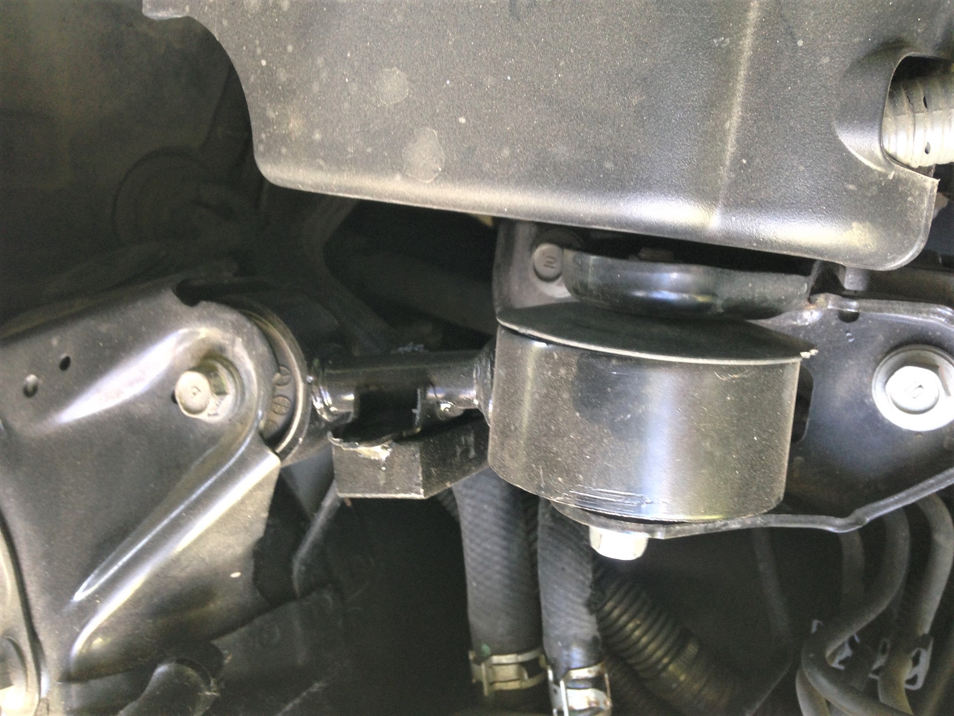 подушки двигателя