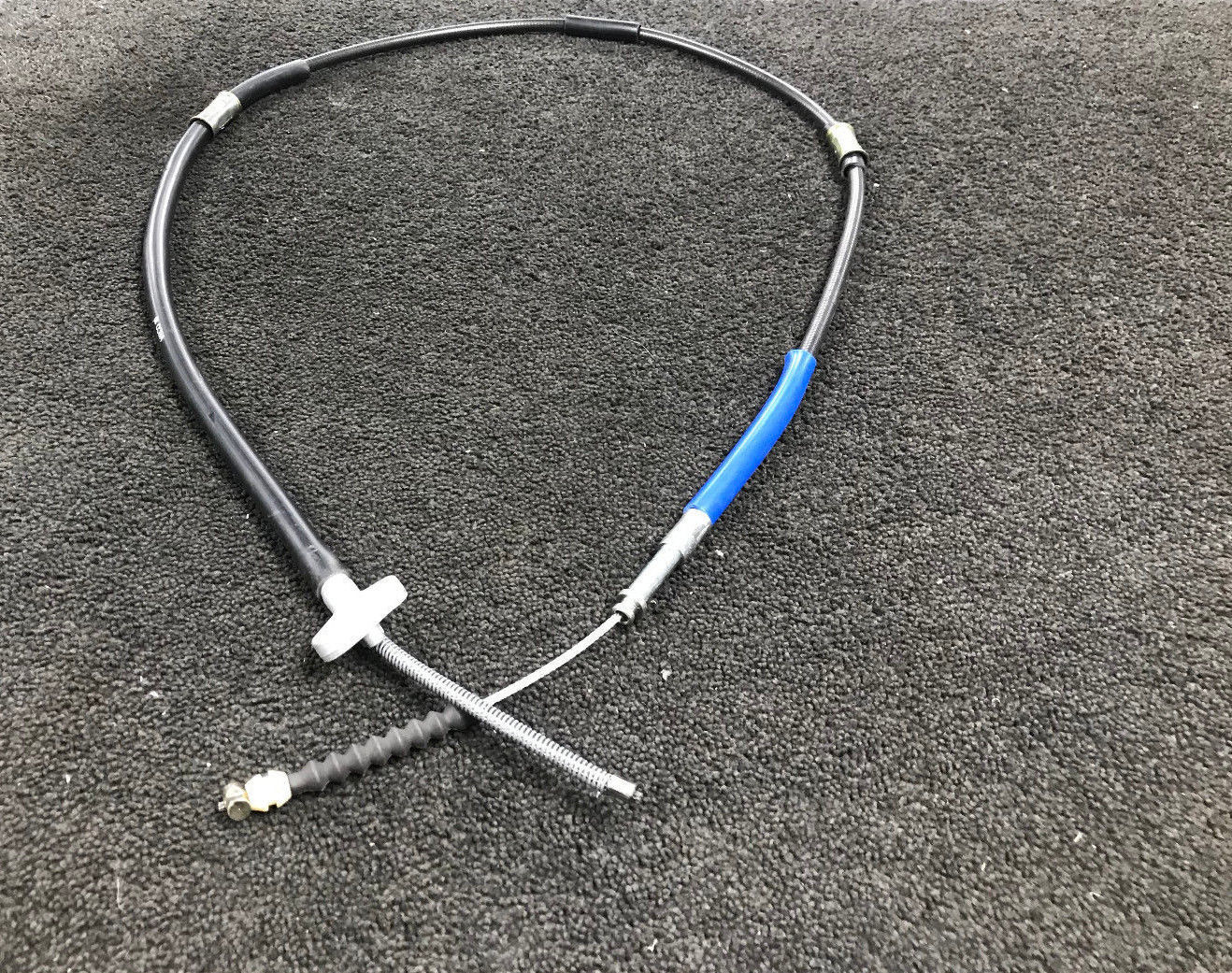 трос ручника на Тойоте Камри