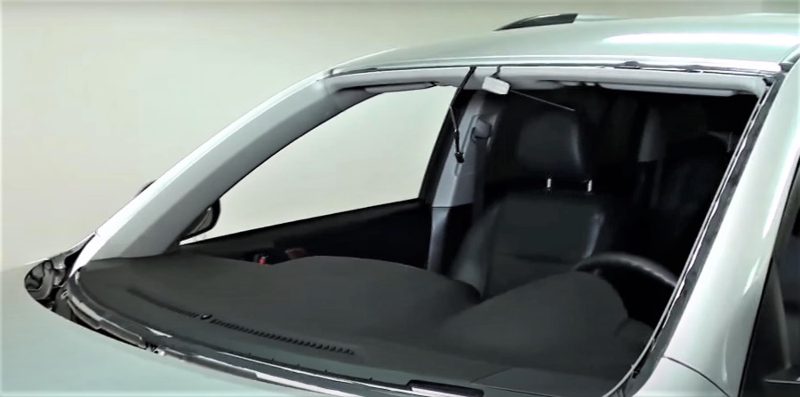 замена лобового на Тойоте