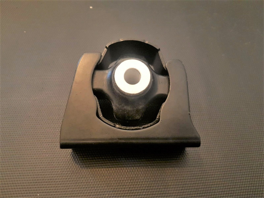 подушка двигателя Тойота Королла