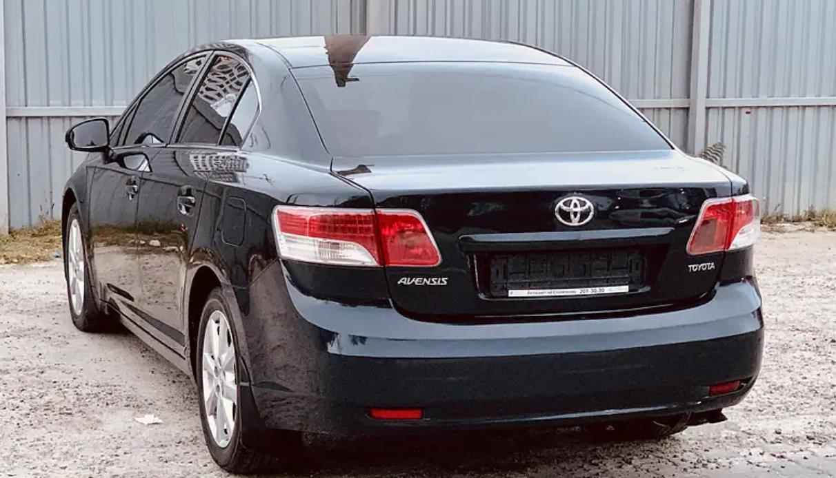тойота авенсис