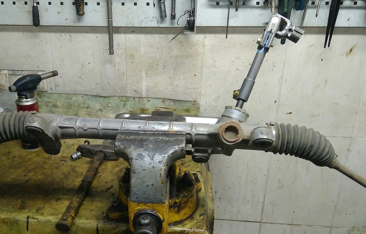 ремонт рулевой рейки авенсис