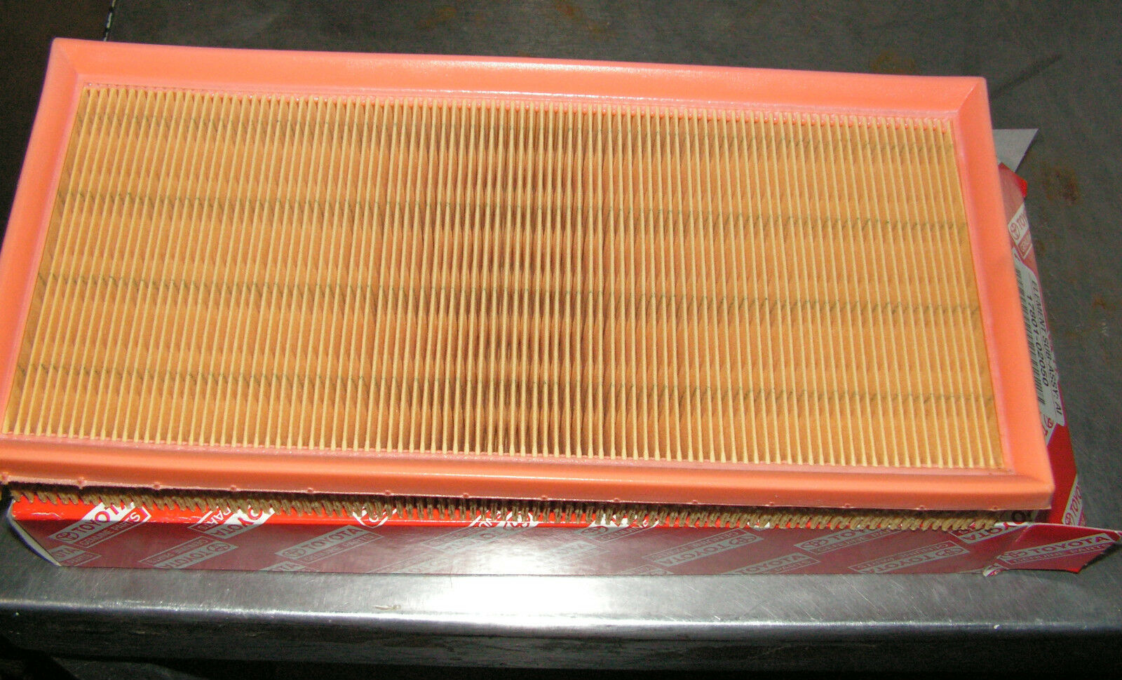 воздушный фильтр на авенсис