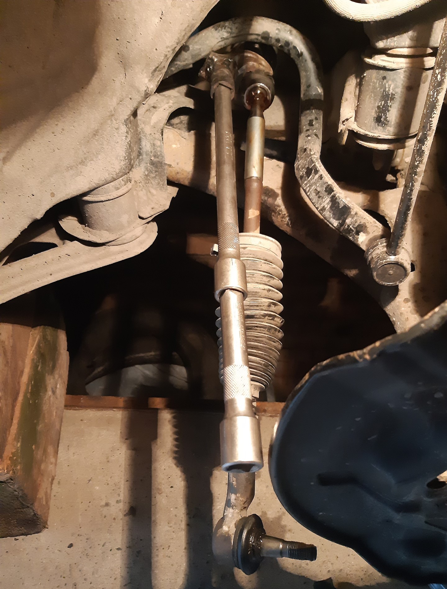 замена наконечника тойота