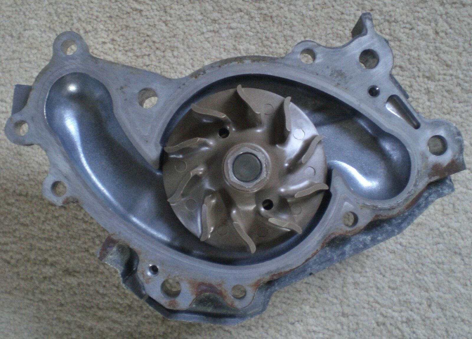 водяная помпа на хайлендер