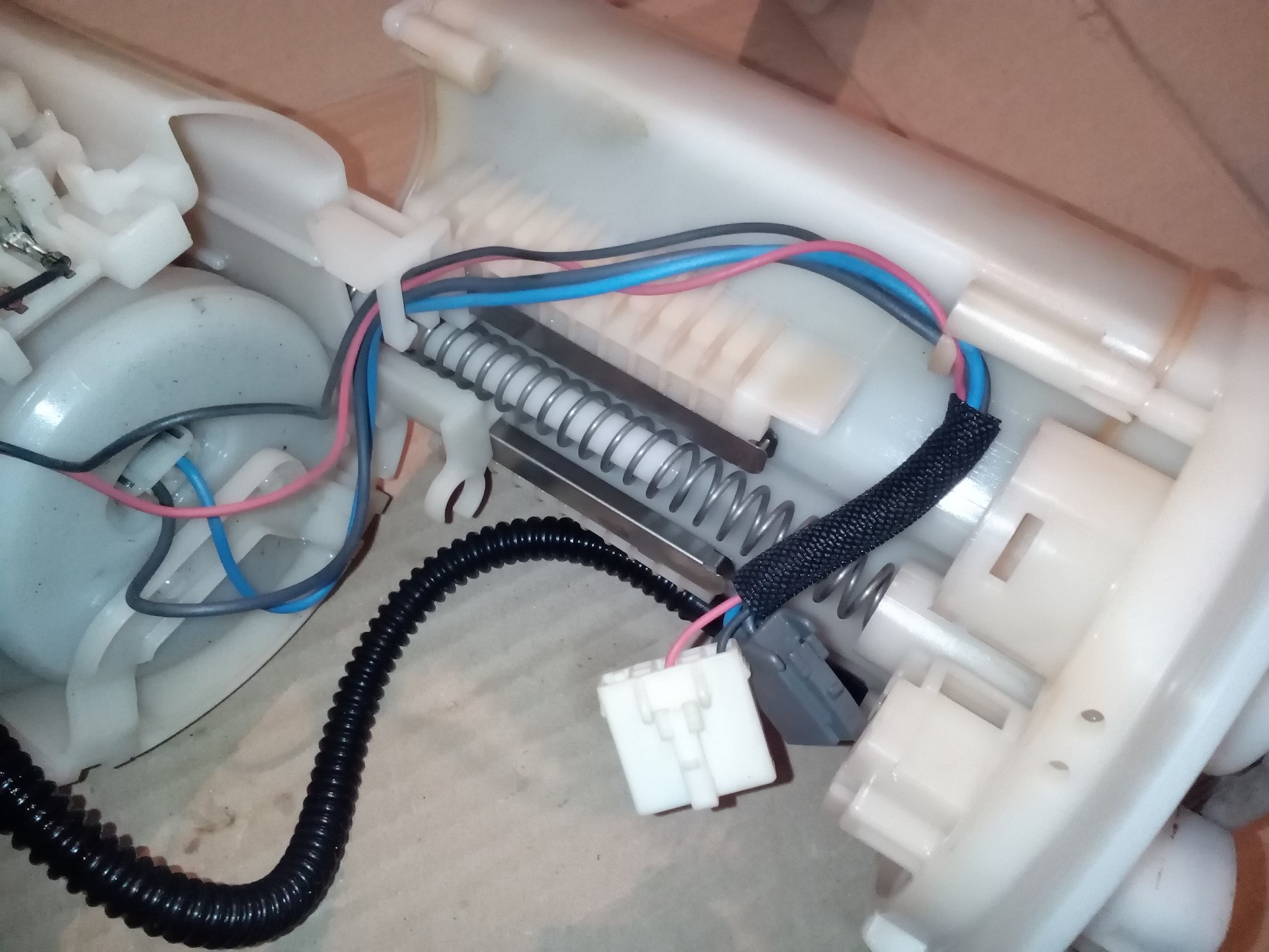 топливный насос тойота бензин