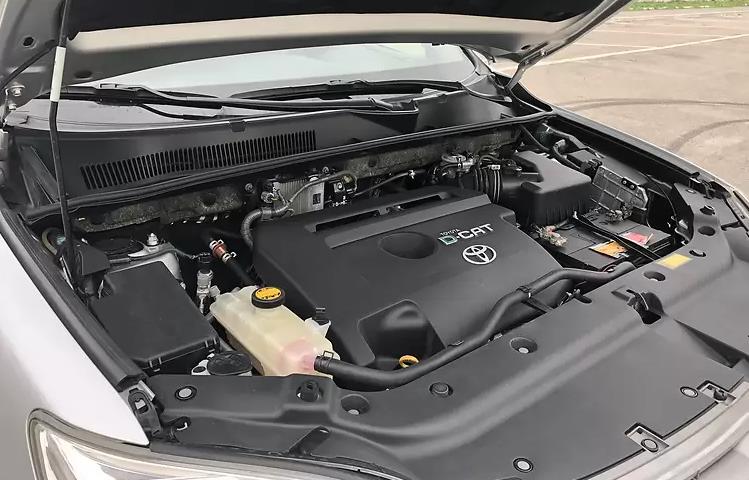 открытый капот рав 4