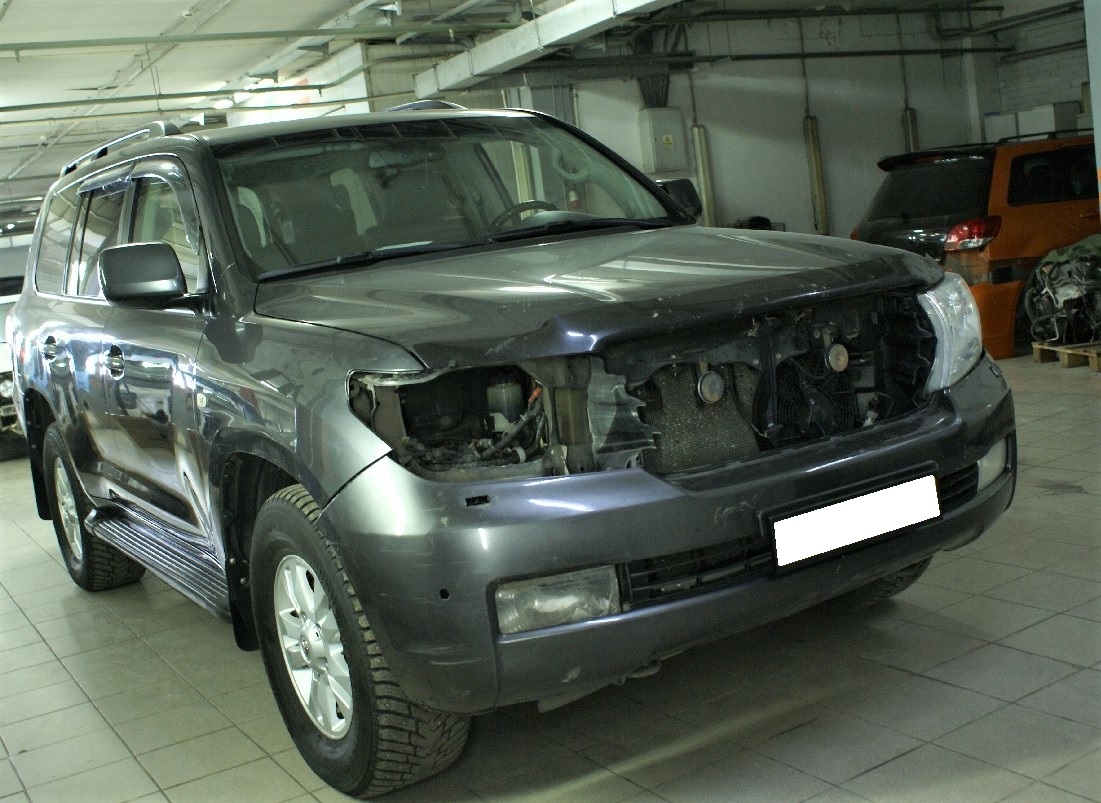 Тойота Ленд Крузер в сервисе