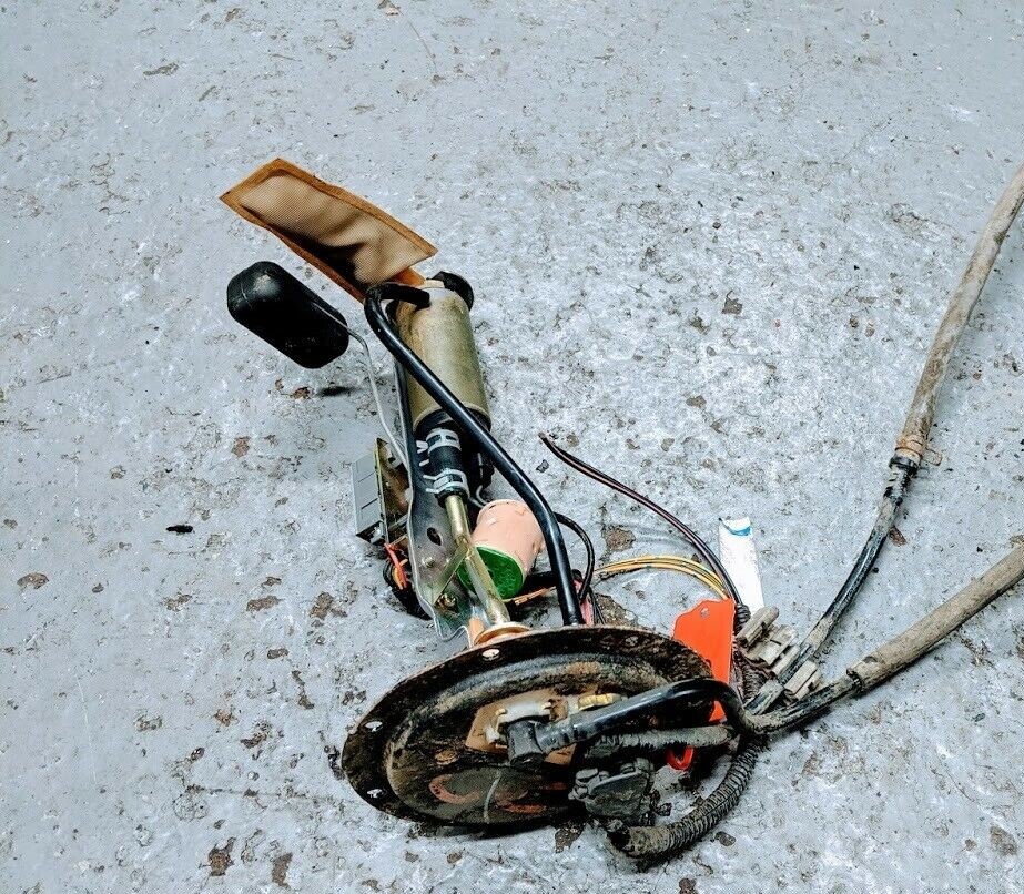 топливный насос Тойота Ленд Крузер бензин