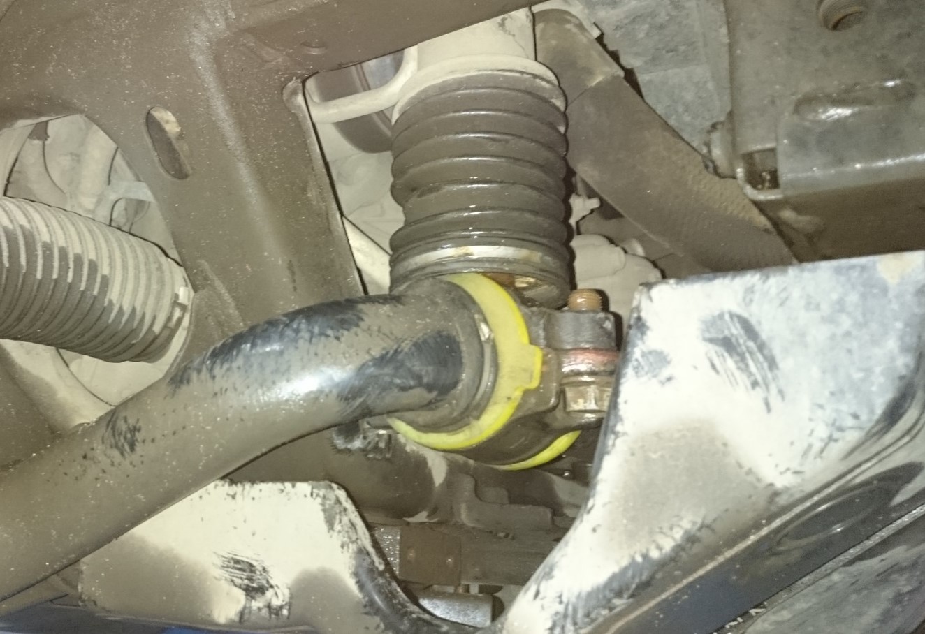 замена втулок стабилизатора Тойота Ленд Крузер