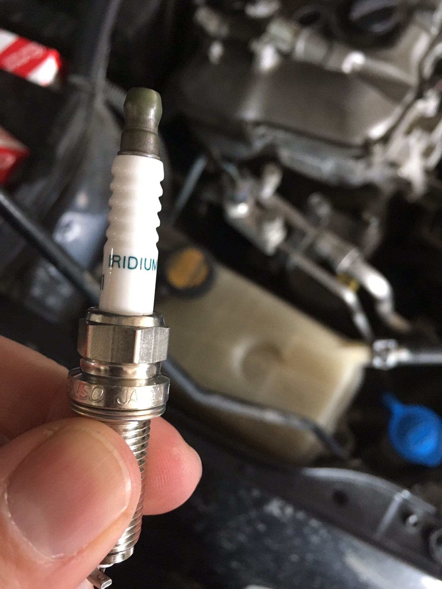 замена свечей зажигания Тойота Аурис