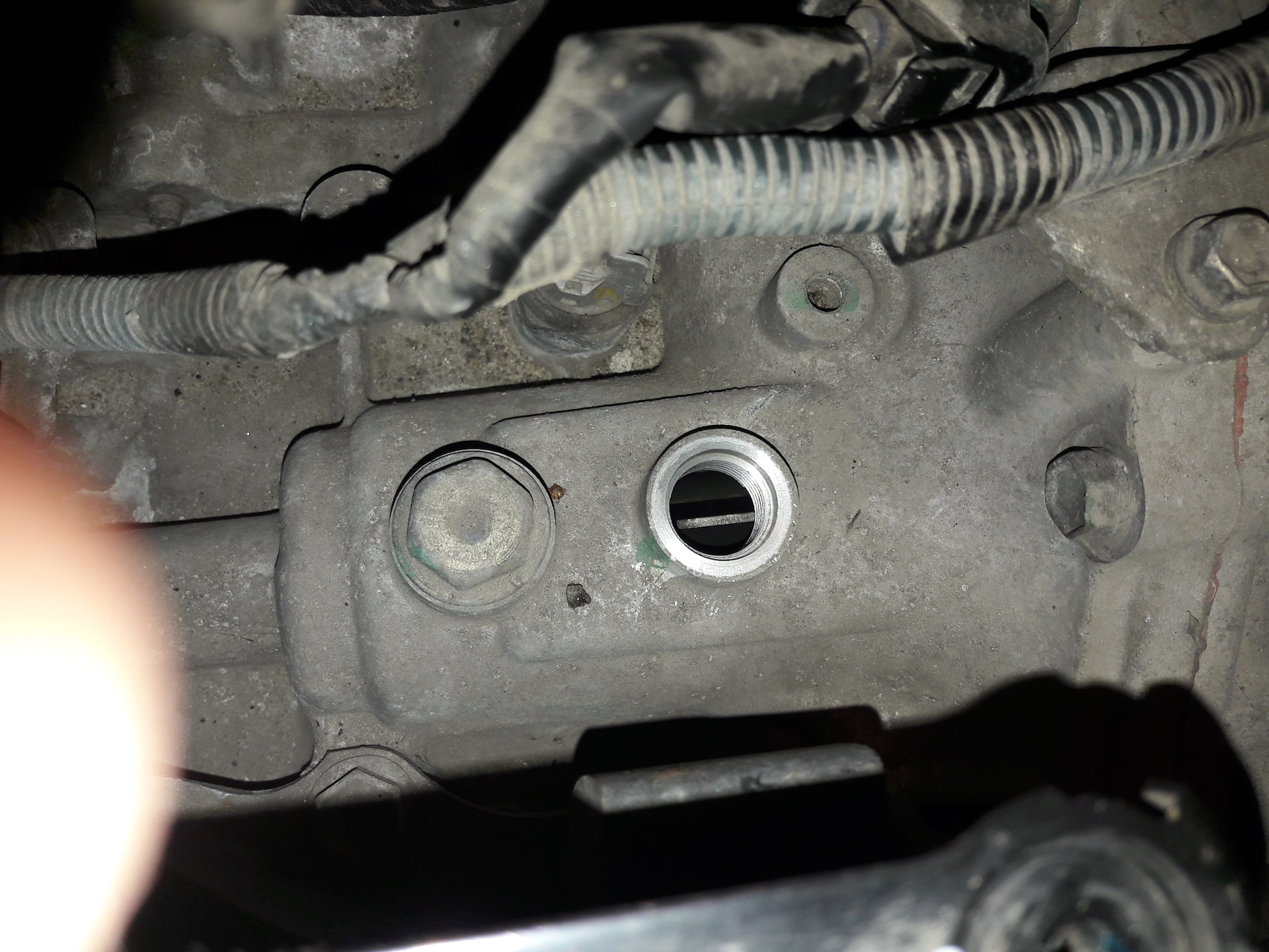 Замена масла в роботе Тойота Аурис