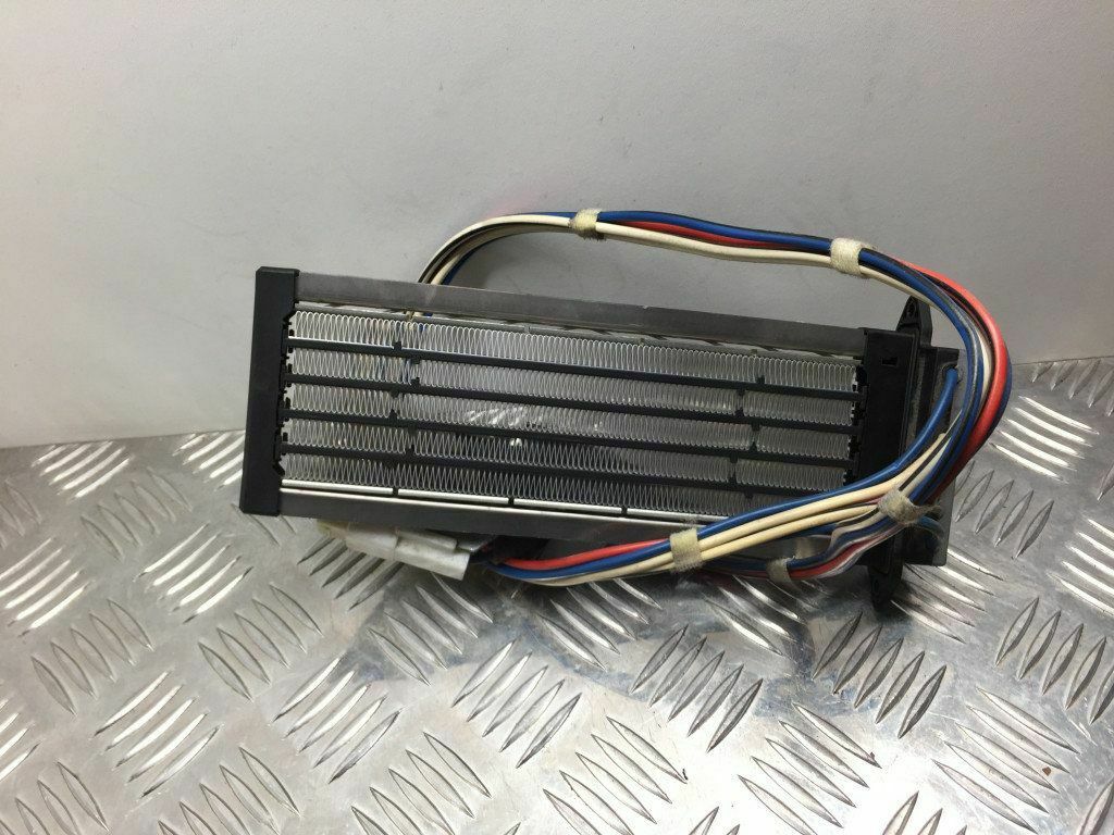 электрический радиатор печки Тойота Аурис