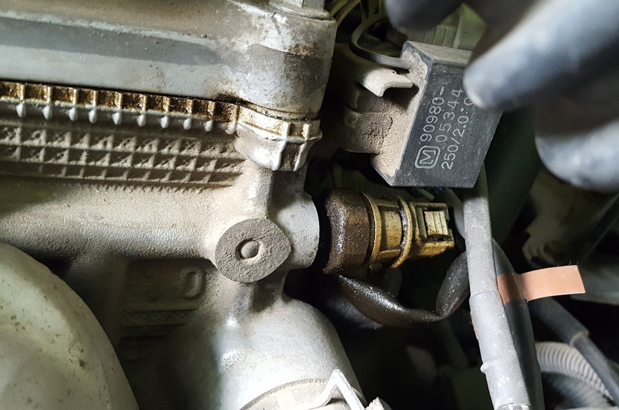 Замена датчика давления масла Тойота