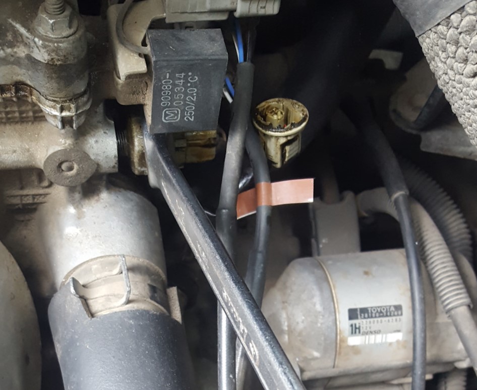 Установка датчика давления масла на Тойоту Рав 4