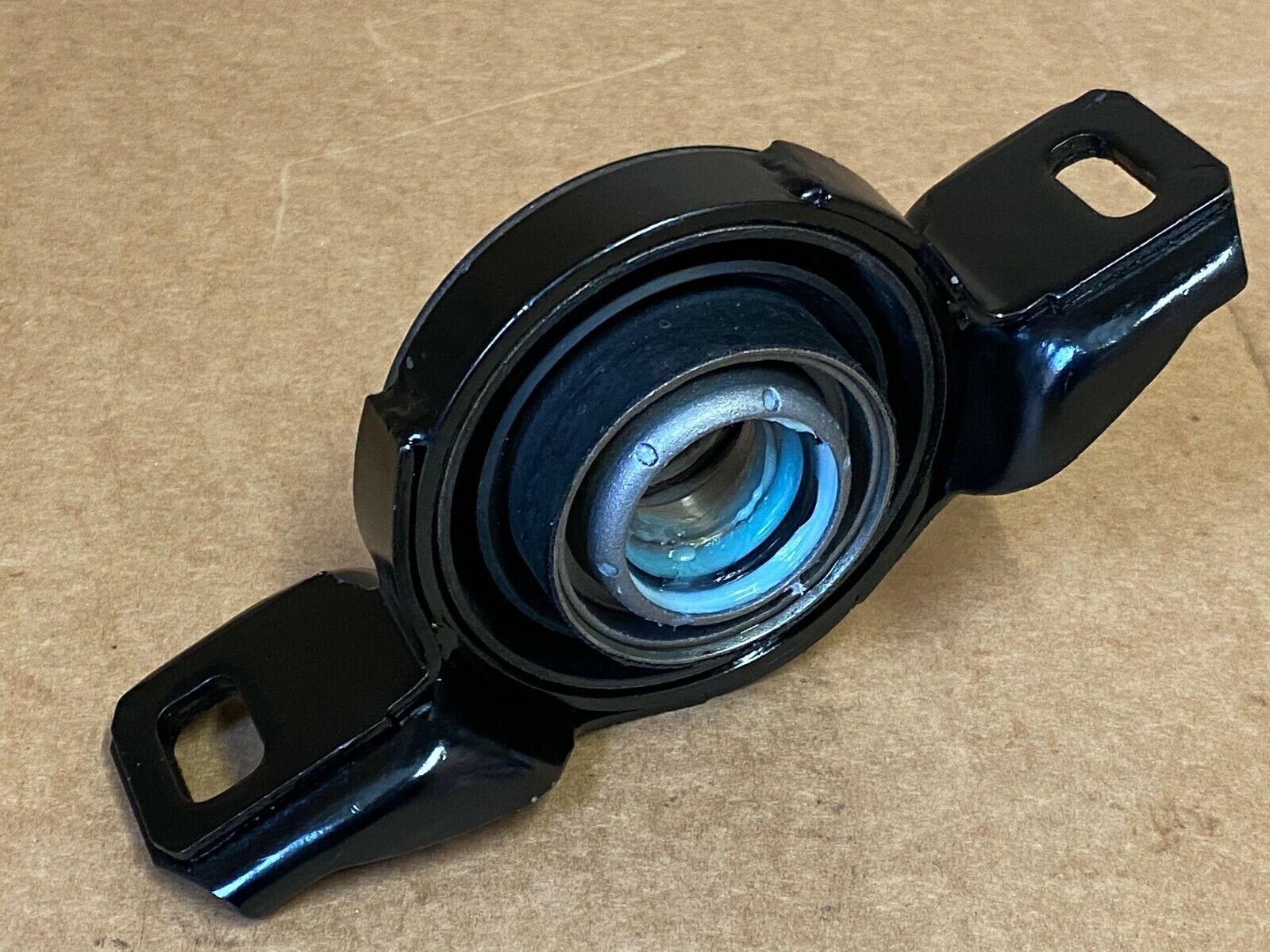 новый подвесной подшипник