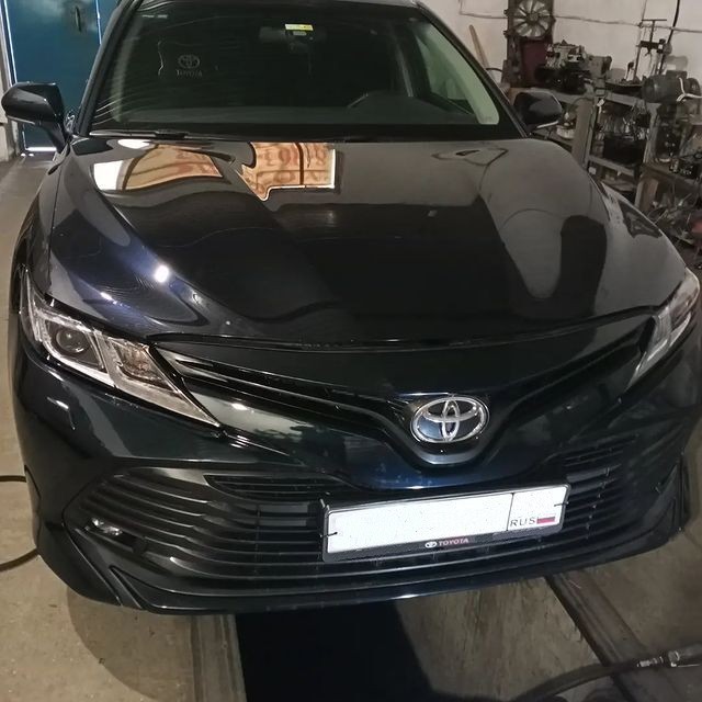 Тойота Камри в автосервисе