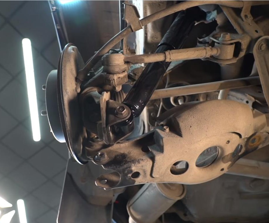 Замена задних амортизаторов на Рав 4