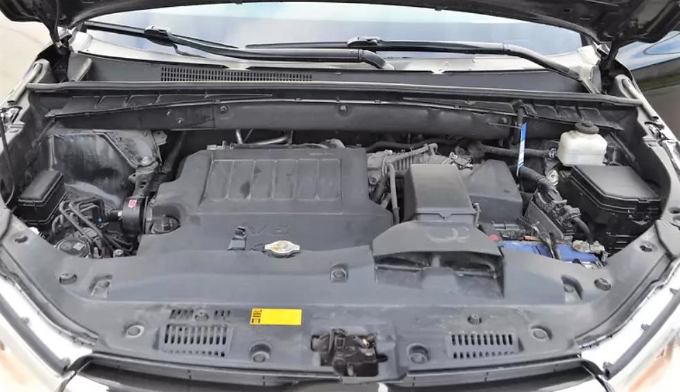 отсек двигателя Тойота